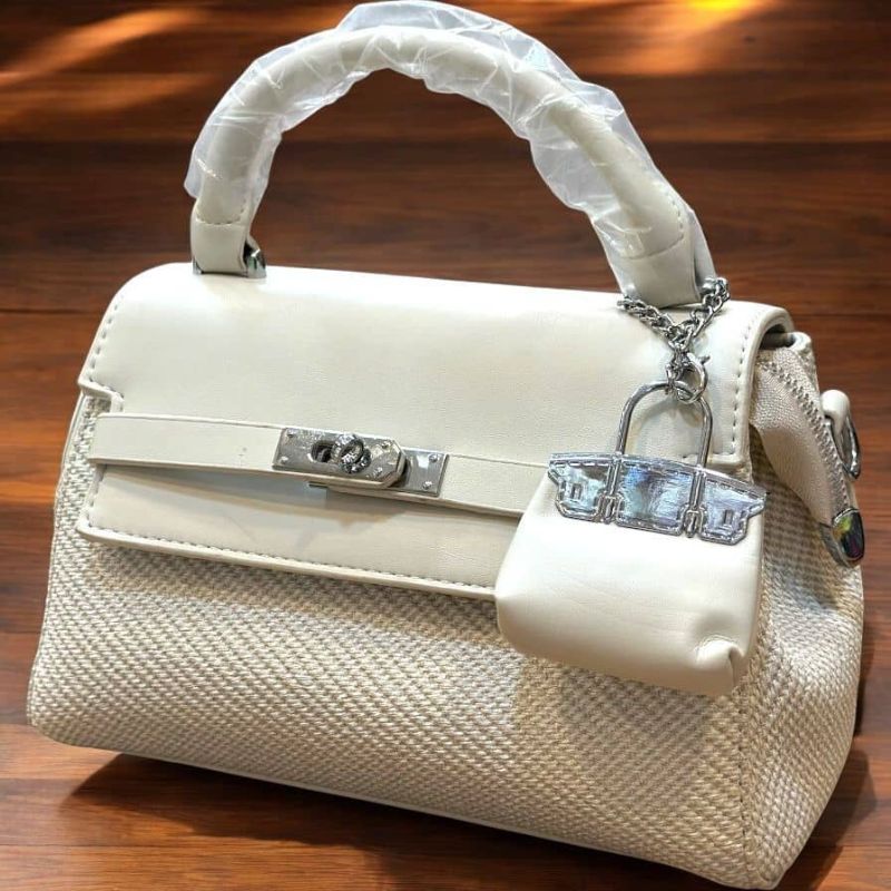 SAC a main 2 
Pour Femme