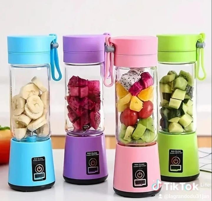 Un mixeur portable rechargeable.
Très super