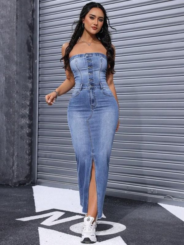 Robe en jean sans manches 
fendue avec coupe moulante pour femmes