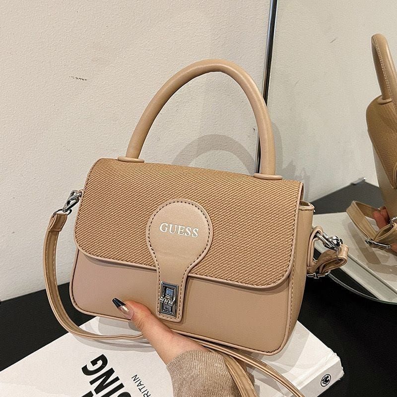 SAC A MAIN GUESS
Sac à main bandoulière Pour Femme