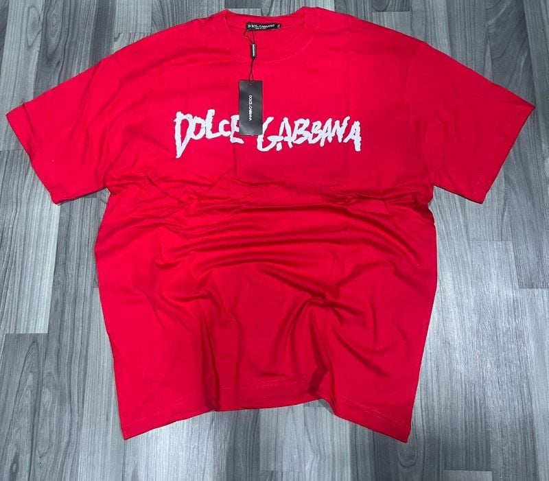 T-shirt rouge de la marque Dolce & Gabbana.
COTON PROPRE