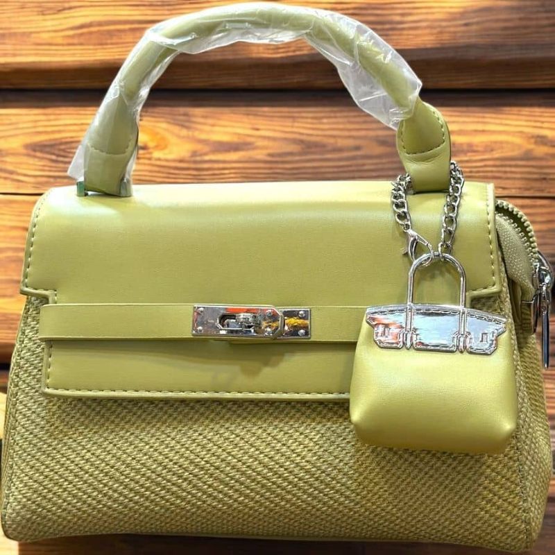 SAC a main 2 
Pour Femme