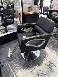 CHAISE HYDRAULIQUE
BON POUR LES SALONS