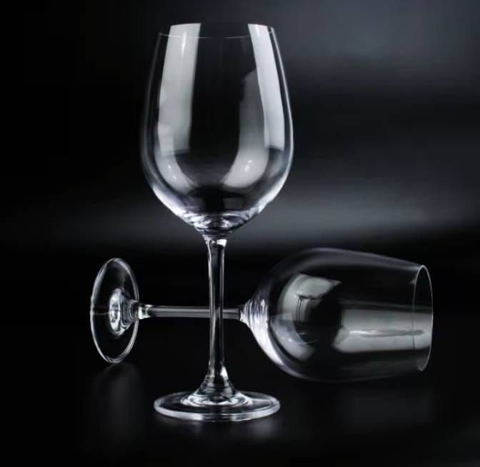 LOT DE 6 VERRES À VIN ASSORTIS