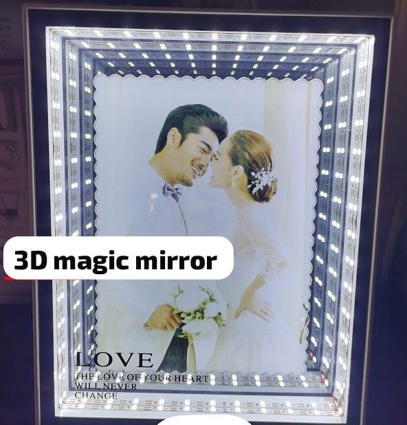 MAGIC MIRROR PHOTO FRAME