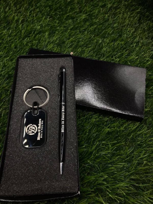 PEN + KEYCHAIN GIFT SET