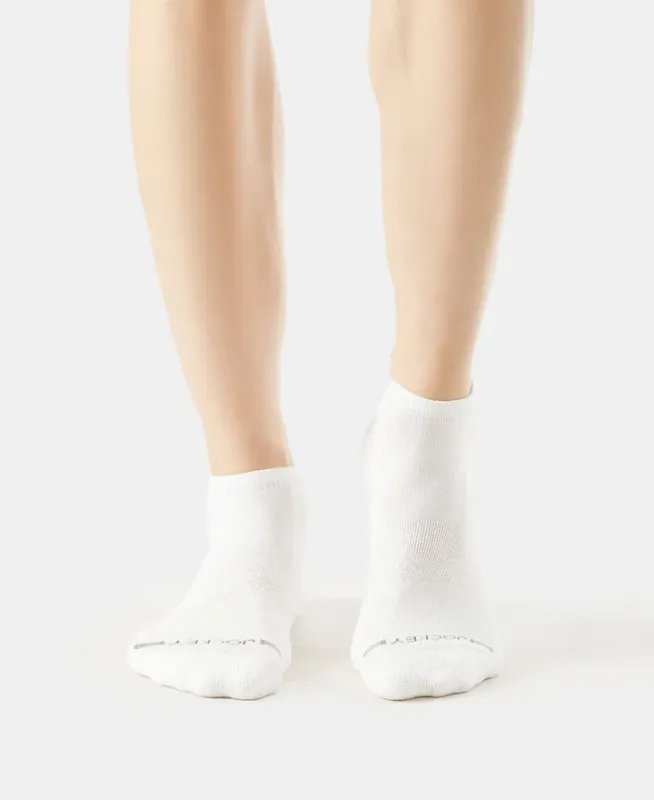 #7605 Compact Cotton Elastane Stretch Low Show Socks with StayFresh Treatment Menswear Accessories