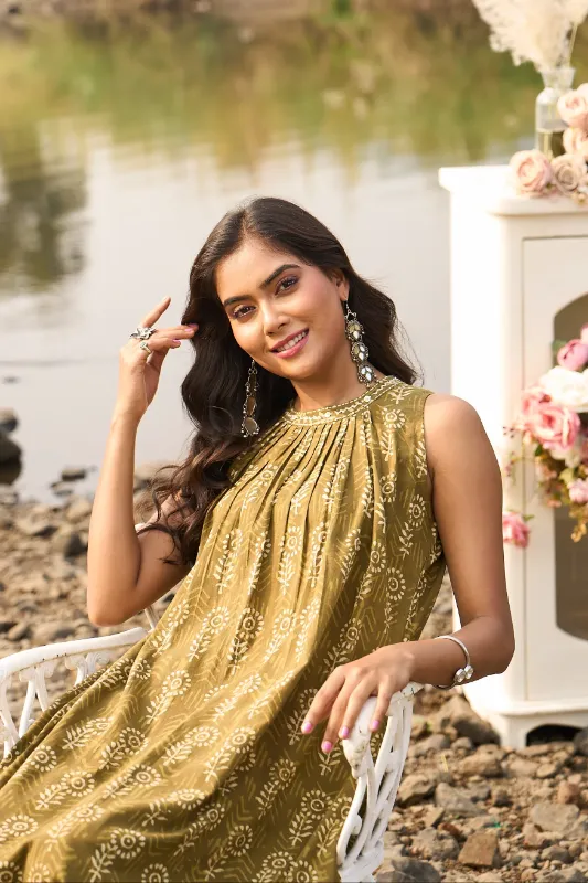 Mehndi Green Sleeveless Cotton Kurta Set with White Pattern Women