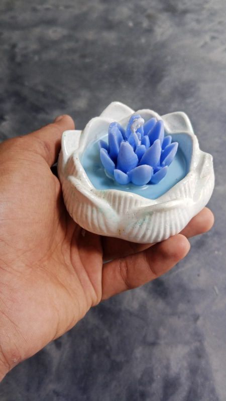Lotus candle