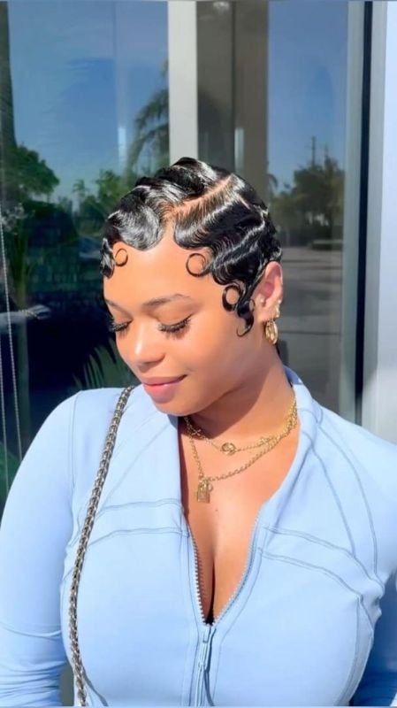 Mini coupe Wave avec taille et mise en forme