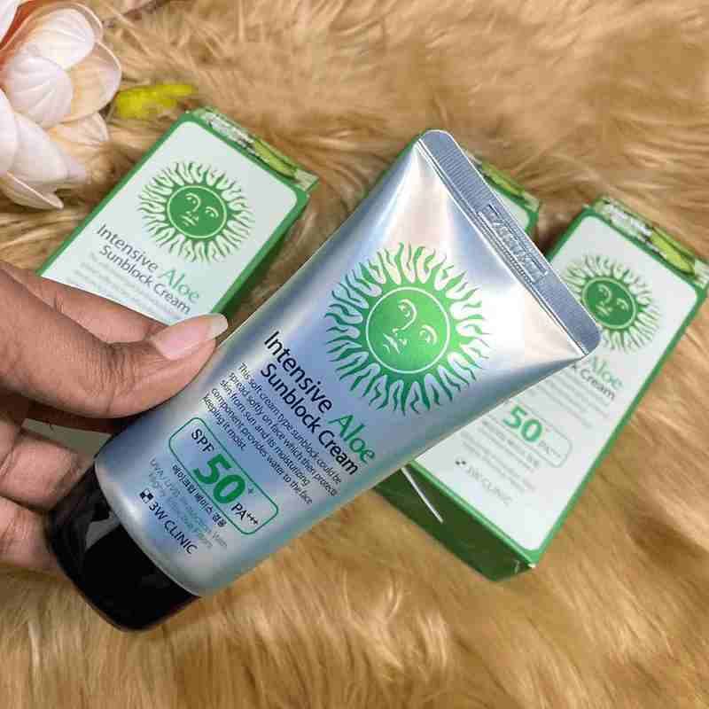 3W CLINIC INTENSIVE GREEN TEA SUNBLOCK CREAM SPF 50+PA+++ (70ML)