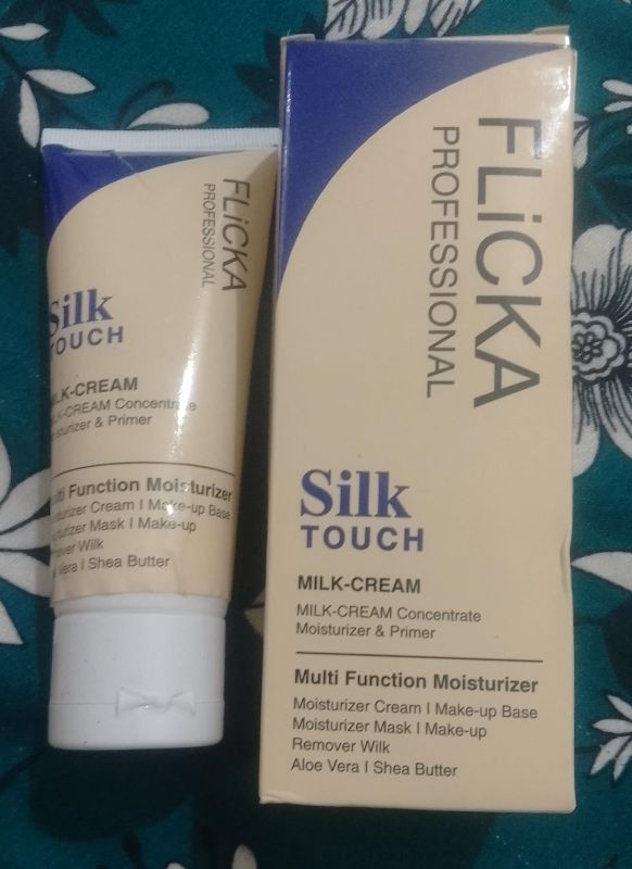 FLiCKA Silk Touch 3‑in‑1 Moisturizer & Primer | Hydrating, Lightweight, Long‑Lasting | Pore Minimizer | 60g