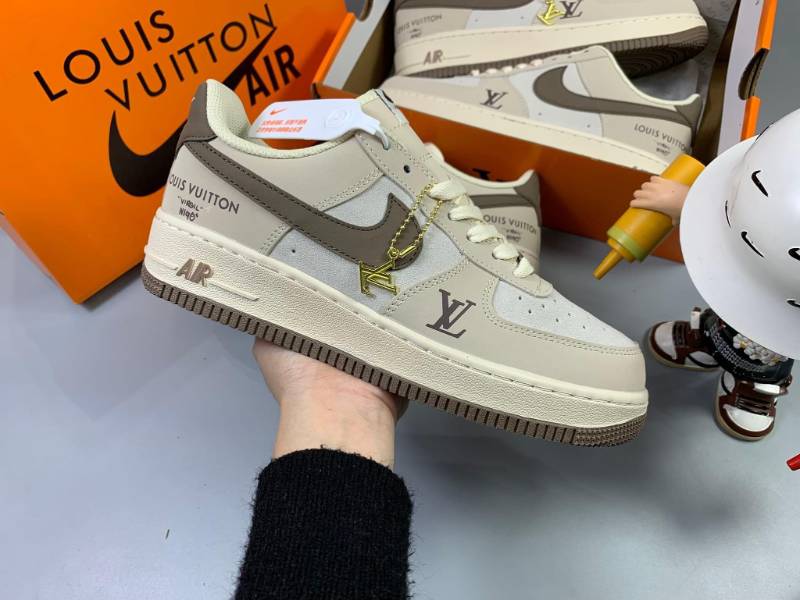 Nike Air Force 1 LV Kem Đế Nâu
