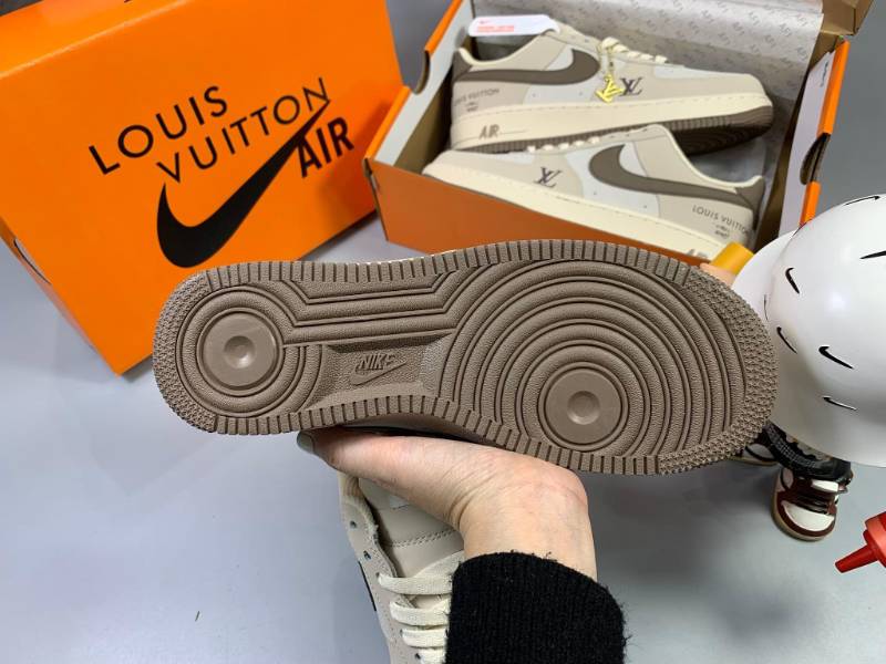 Nike Air Force 1 LV Kem Đế Nâu