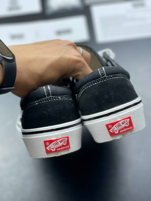 Vans Osk Kẻ Đen