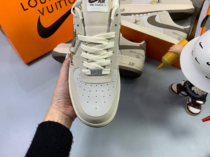Nike Air Force 1 LV Kem Đế Nâu