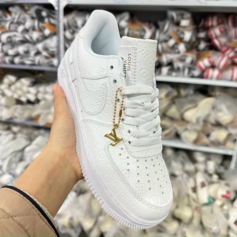 Nike Air Force 1 LV Trắng