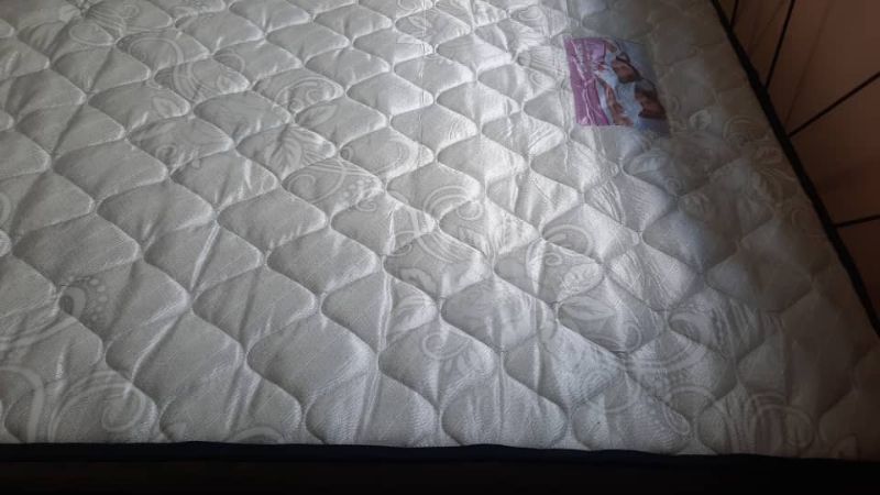 COLCHÓN FULL CAMERO DE MUELLES MARCA LA LINDA