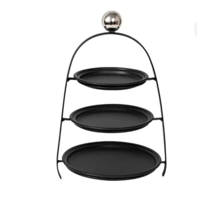 round and flat 3 tier dessert