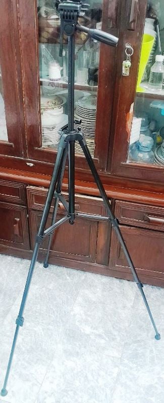 5 Feet 330A Tripod Stand for Mobile & DSLR