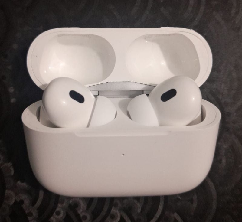 AirPods Pro 2nd Gen Wireless Earbuds – White