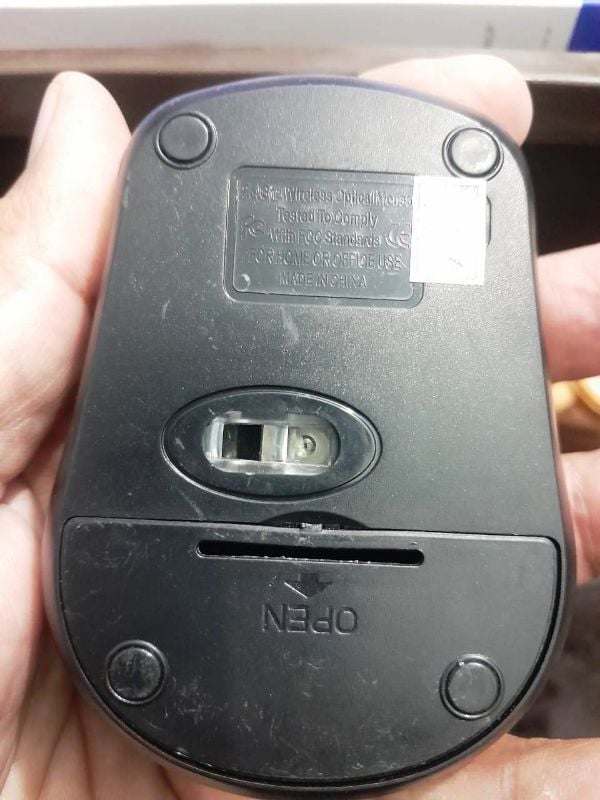 Dell 2.4GHz Wireless Mouse – Master Copy with Free AAA Cells