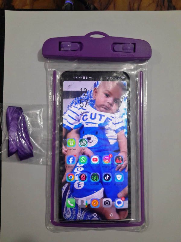 Universal Waterproof Mobile Pouch Case (with Lanyard)