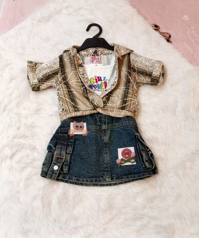 GIRLS TOP AND JEANS SKIRT SET Size 20 to 30