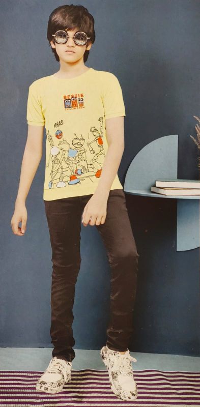 BOYS T-SHIRT Size 26 to 28