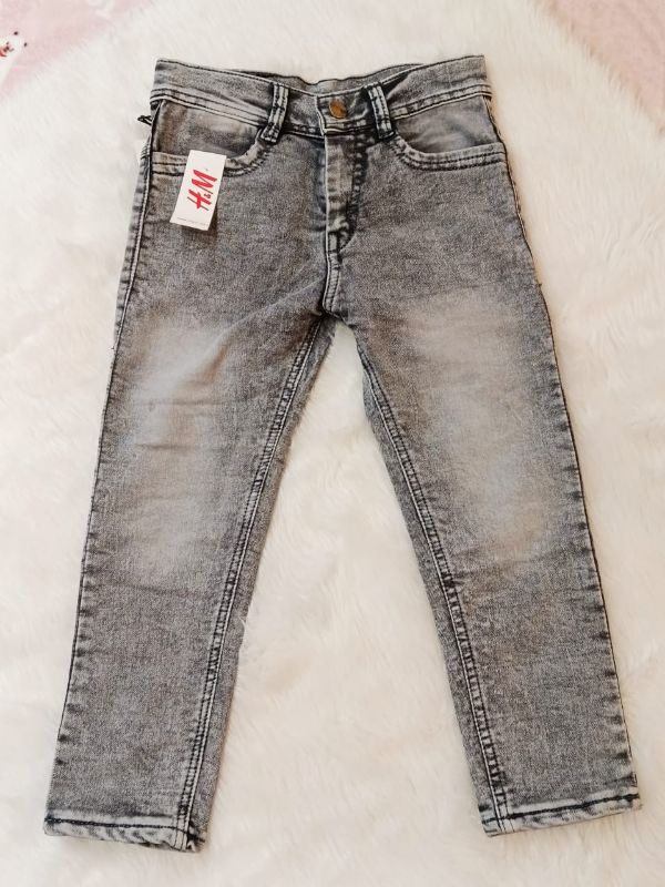 GREY PLAIN JEANS (H&M) Size 26 to 36