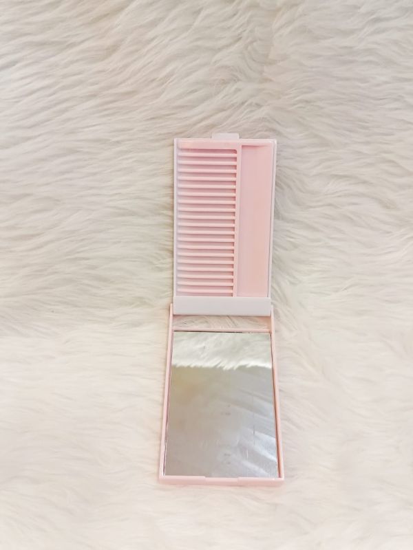 MIRROR WITH COMB SET