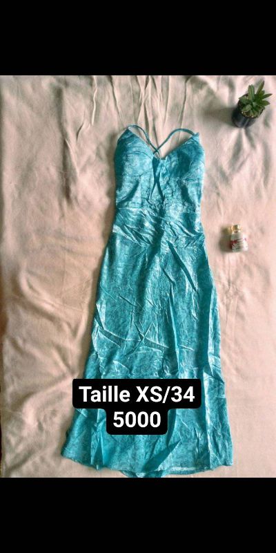 Robe lassée bleue turquoise