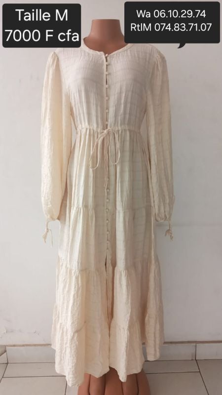 Robe beige longue manche