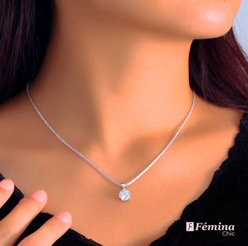 Collier en moissanite