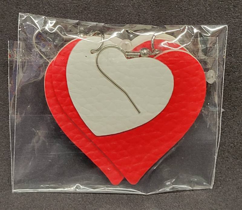 Double heart earrings white