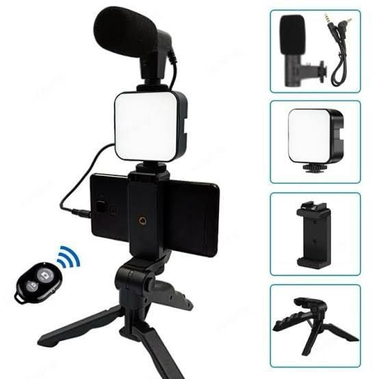 🥰 Handy VLogging Kit with Mic / Light and Wireless Remote🥰