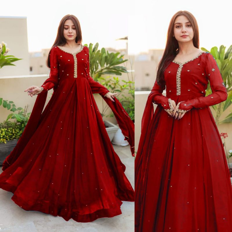 💃 Elegant Embroidered Maxi Set 💫  
3-Piece Chiffon Collection ✨❤️ Mehroon