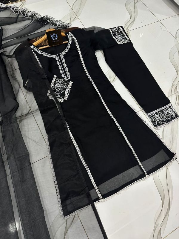 🌸 New Arrival – 3 Piece Luxury Set 🌸