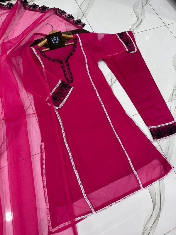 🌸 New Arrival – 3 Piece Luxury Set 🌸