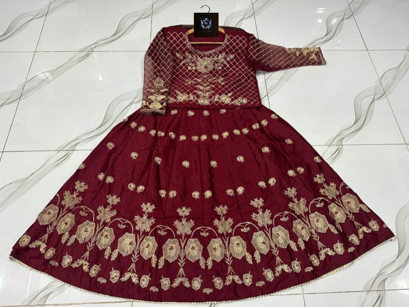 Embroidery Organza Sleeves Top + Matching Pearl Embroidered Long Flare Skirt👗  
2-Piece Elegant Set