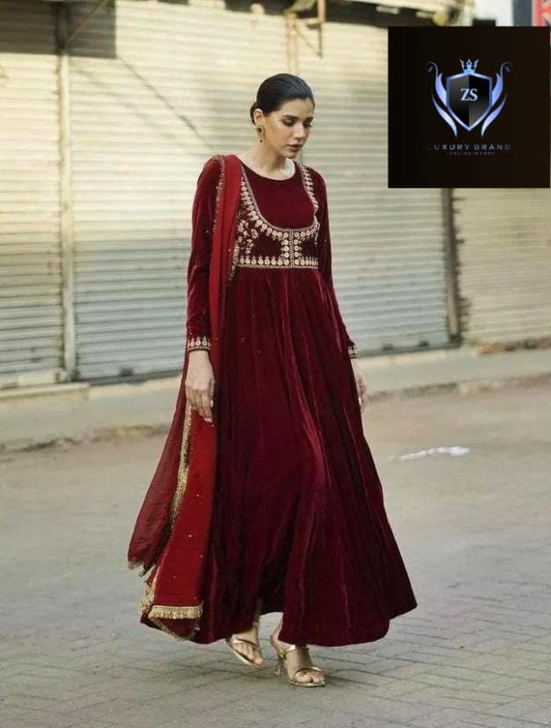 Velvet Winter Arrival 
Neck & Sleeves Embroidered Maxi With Four Sided Lace Dupatta 3PCs