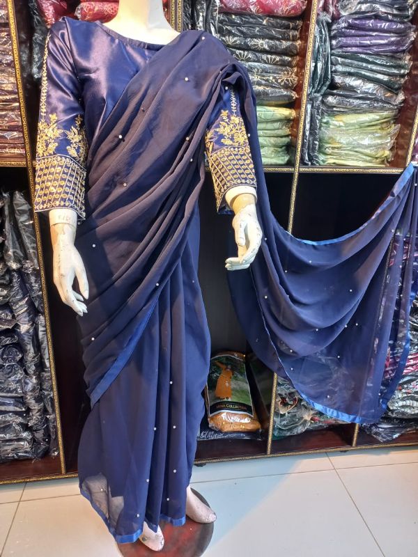 💜 Saree Collection 💜
✨ Silk Sleeves Sequence Embroidery Blouse
✔️ With Pettycoat & Pearls Attached Saree
