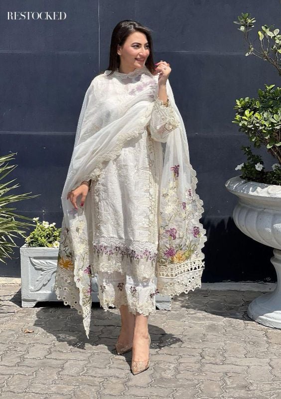 Lawn Fully Heavy  Embroidered Scifflie Front With Heavy Embroidered Neck Lace