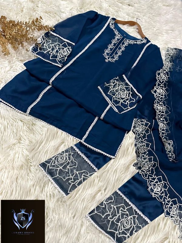 🌸 New Arrival – 3 Piece Luxury Set 🌸