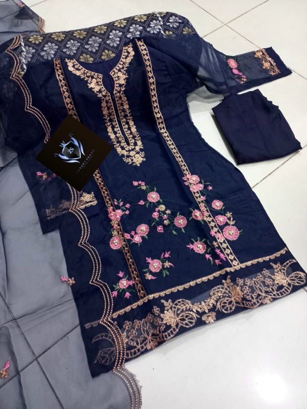 🌸 Neck, Sleeves And Daman Flower Embroidery With Embroidered Cut Work Dupatta 3PCs 🌸