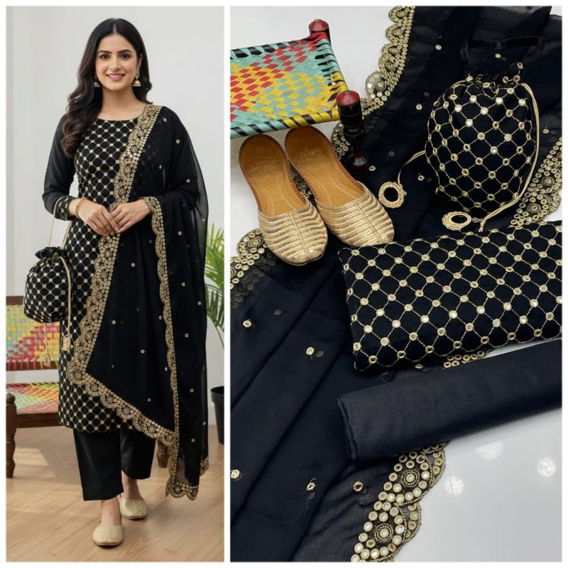 ✨ WEDDING COLLECTION ✨  
💫 5-Piece Premium Ensemble 💫  

خوبصورت شوز ساتھ بالکل فری 🥳 🥳 🎉