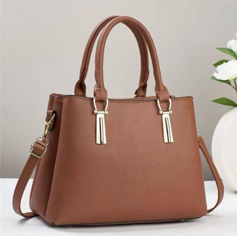✨ High Quality Handbag  
With Long Adjustable Belt👜