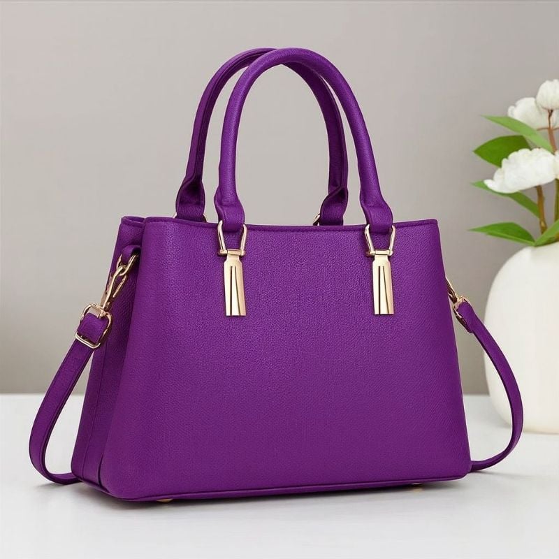 ✨ High Quality Handbag  
With Long Adjustable Belt👜
