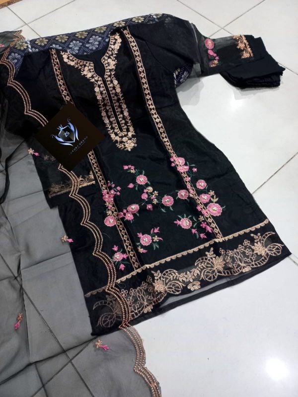 🌸 Neck, Sleeves And Daman Flower Embroidery With Embroidered Cut Work Dupatta 3PCs 🌸