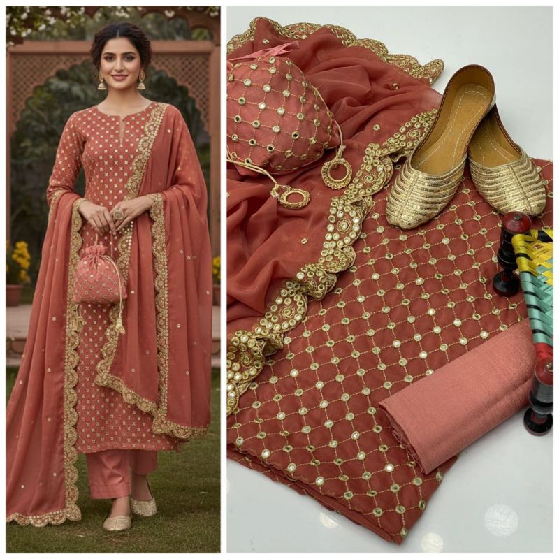 ✨ WEDDING COLLECTION ✨  
💫 5-Piece Premium Ensemble 💫  

خوبصورت شوز ساتھ بالکل فری 🥳 🥳 🎉
